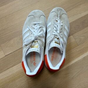 Adidas platform gazelles- 8.5